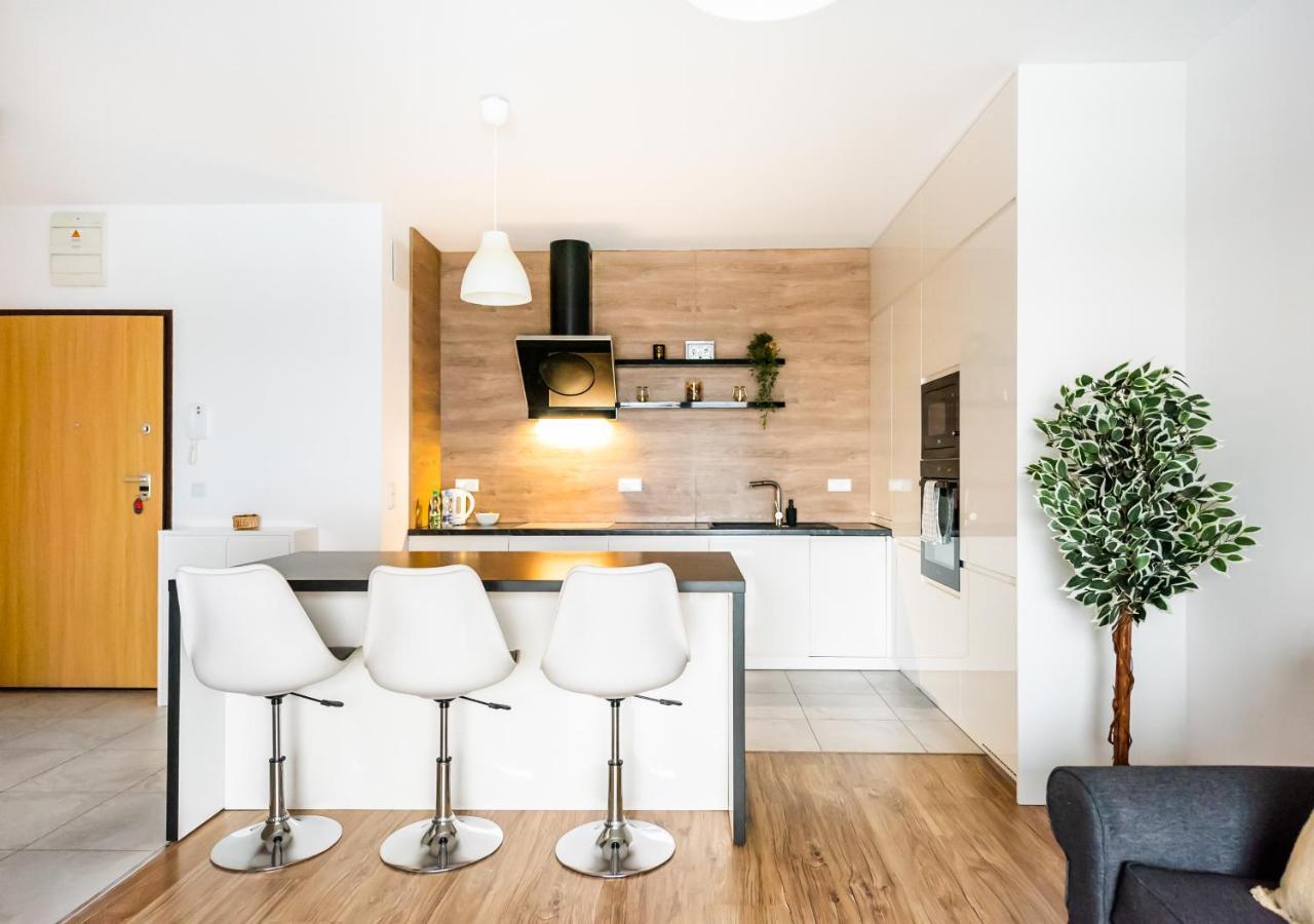 ורשה Magazynowa Exclusive Amber Apartment מראה חיצוני תמונה
