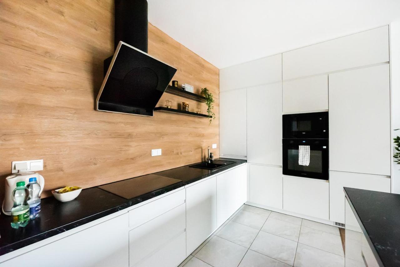 ורשה Magazynowa Exclusive Amber Apartment מראה חיצוני תמונה