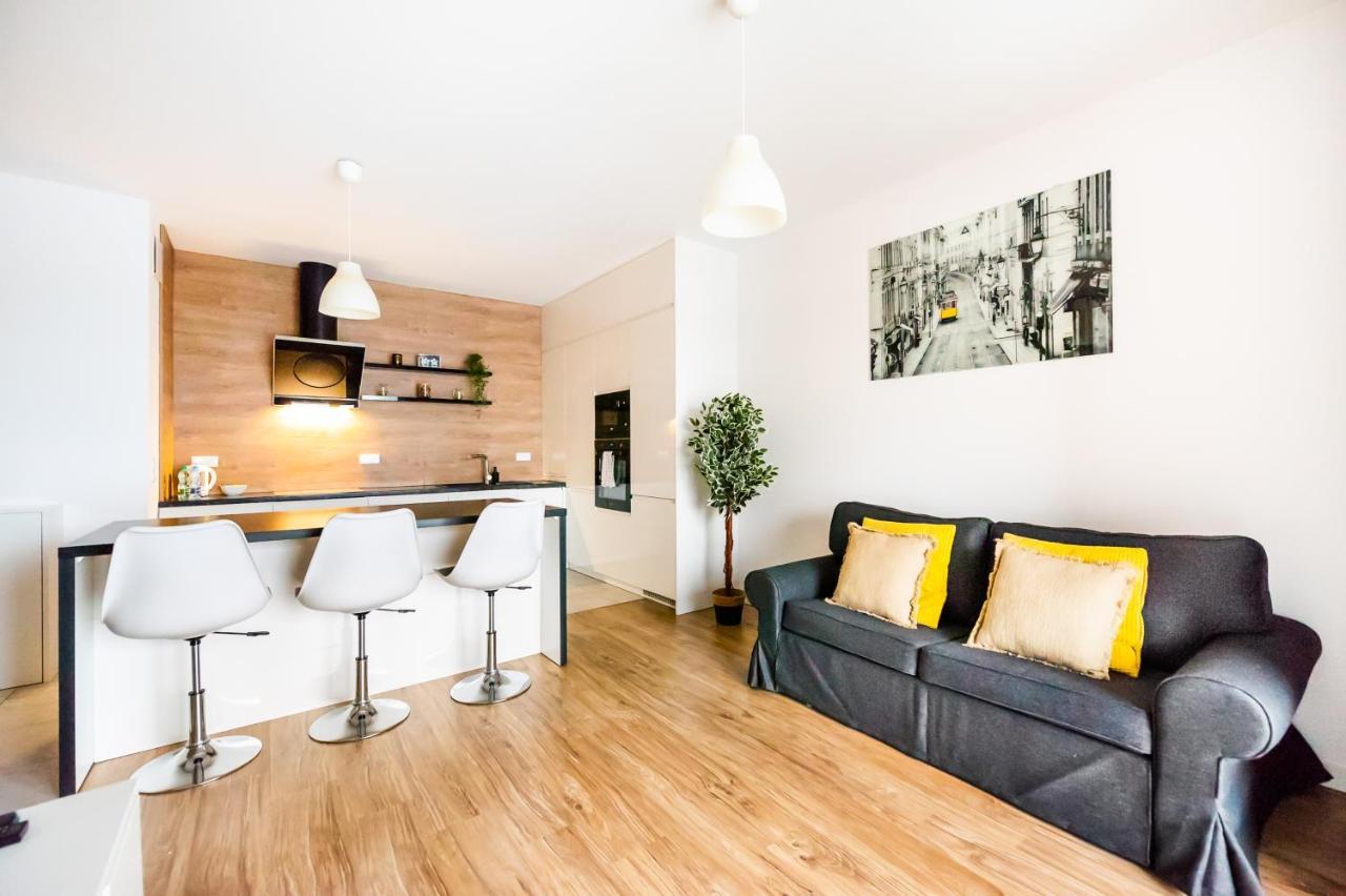 ורשה Magazynowa Exclusive Amber Apartment מראה חיצוני תמונה