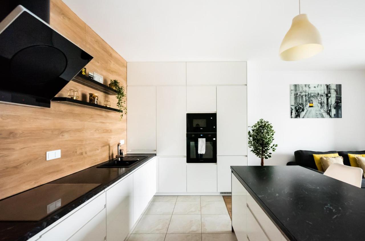 ורשה Magazynowa Exclusive Amber Apartment מראה חיצוני תמונה