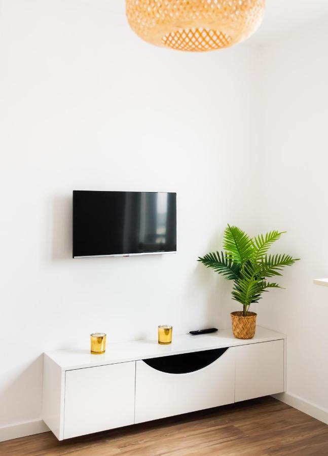 ורשה Magazynowa Exclusive Amber Apartment מראה חיצוני תמונה