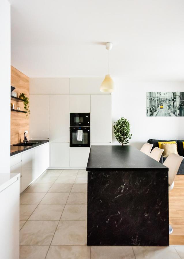 ורשה Magazynowa Exclusive Amber Apartment מראה חיצוני תמונה