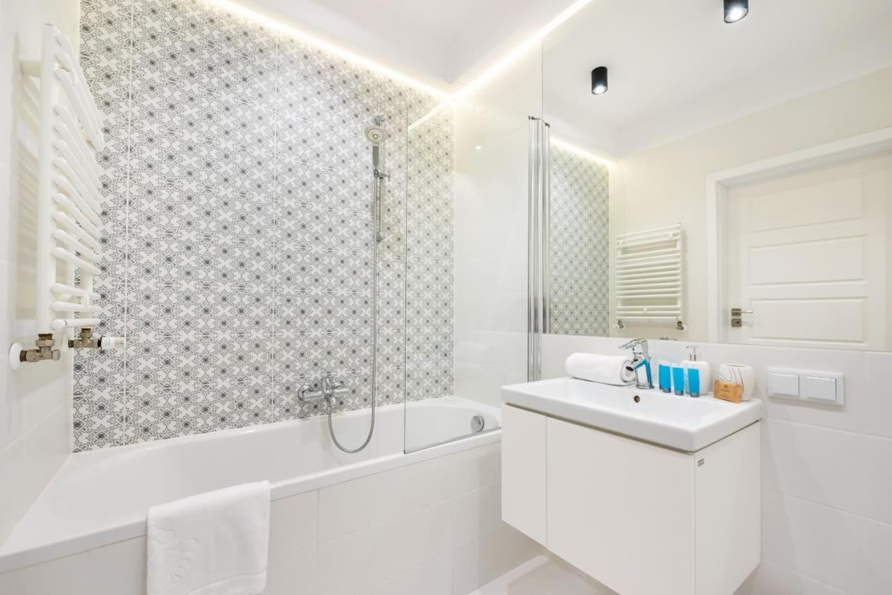 ורשה Magazynowa Exclusive Amber Apartment מראה חיצוני תמונה